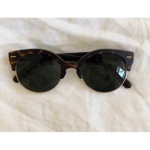 Urban Outfitter Tortoise Frame Sunglasses